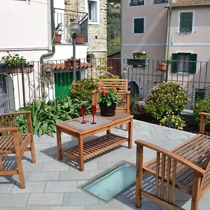 Monolocale Con Giardino E Parcheggio Privato Citra Zero Zero Ottanta Trentuno Lt 0281 Appartement Imperia